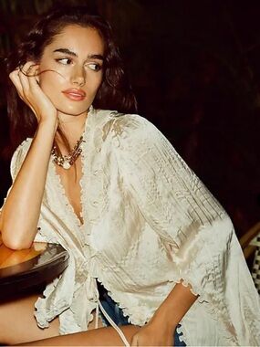 Anthropologie - Long- Sleeve Ruffled Tie-Front Top in Cream XS NWTS!